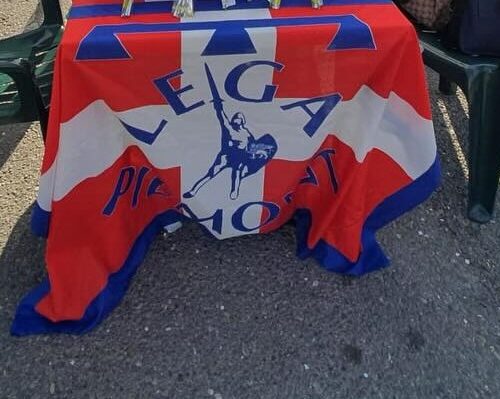 A Valenza rimosso il gazebo elettorale della Lega in piazza Gramsci: mancava l’autorizzazione