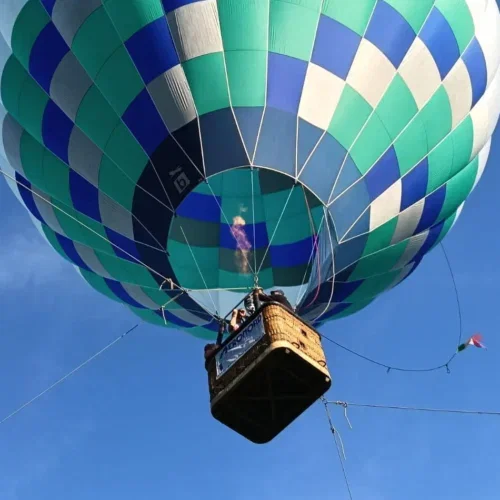 Pasquetta al Forte Acqui: una giornata di festa con giochi, la musica degli Explosion e volo in mongolfiera