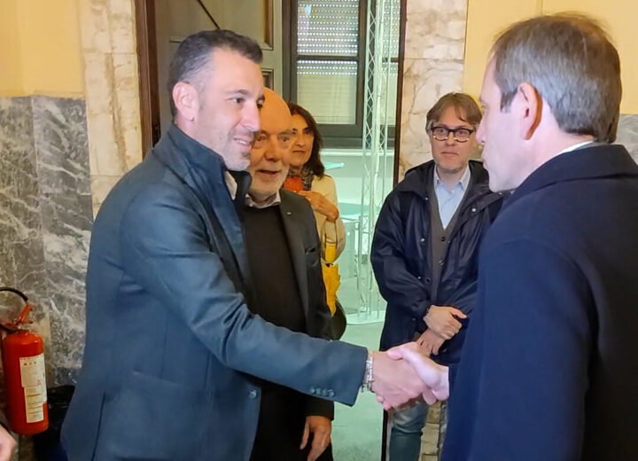 Vincenzo Nibali ad Alessandria promuove le corsie ciclabili: “Noi italiani dobbiamo cambiare mentalità”