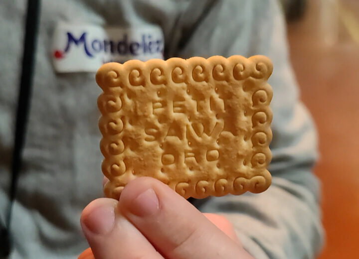 A Capriata d’Orba 3 miliardi di Oro Saiwa ogni 12 mesi: l’iconico biscotto celebra 70 anni, 41 in provincia