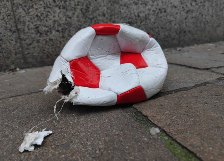 Far giocare di nuovo a palla dove ora è vietato, se non ci sono pericoli: la proposta del Pd Alessandria