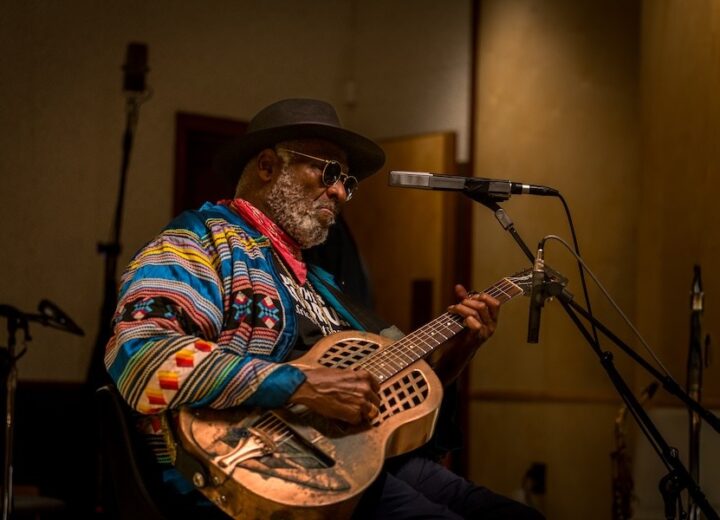 Il grande bluesman Taj Mahal pubblica il nuovo album ‘Time’ il 1° maggio