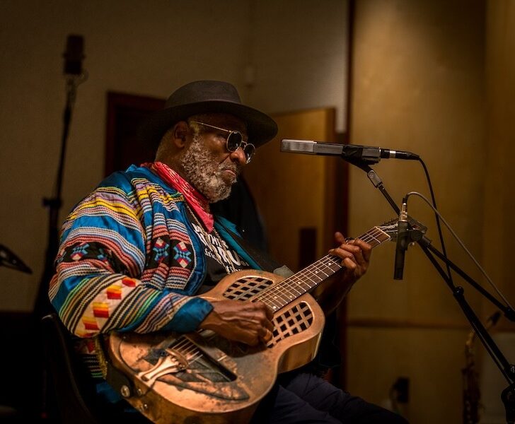 Il grande bluesman Taj Mahal pubblica il nuovo album ‘Time’ il 1° maggio