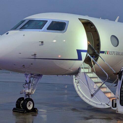 Corsa contro il tempo per un trapianto: 65enne trasferito da Chieti a Pavia con volo militare