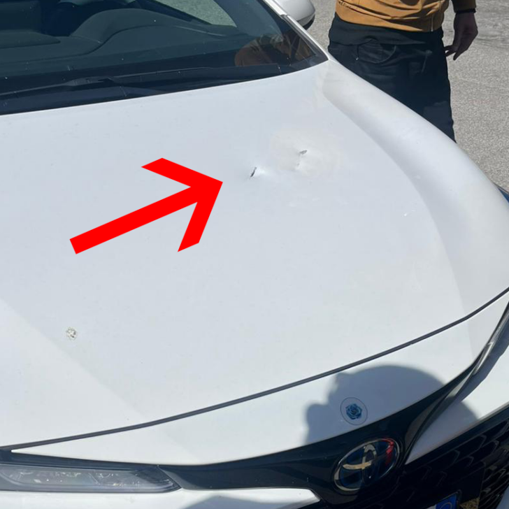 Sassaiola contro i taxi, FdI replica al sindaco: “Non si spostano i cittadini onesti, si tolgono i delinquenti”