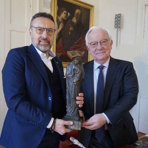 Una scultura bronzea di Leonardo Bistolfi in dono alla Fondazione Cral per i 100 anni del Dlf