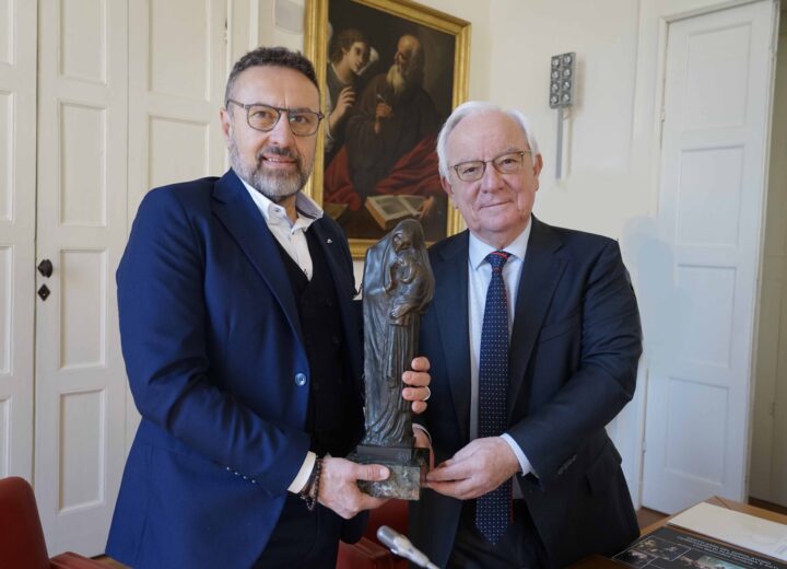 Una scultura bronzea di Leonardo Bistolfi in dono alla Fondazione Cral per i 100 anni del Dlf