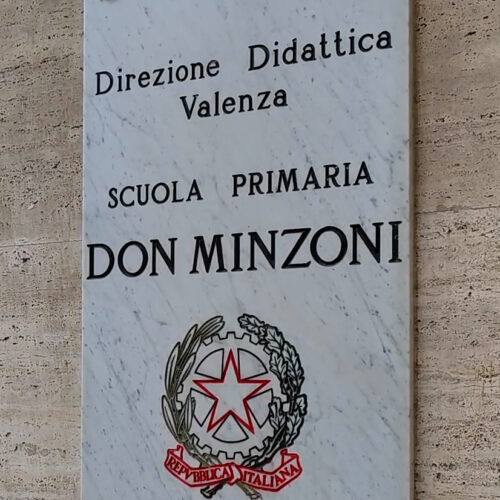 Escrementi di topo alla scuola elementare Don Minzoni di Valenza: mensa chiusa fino a mercoledì