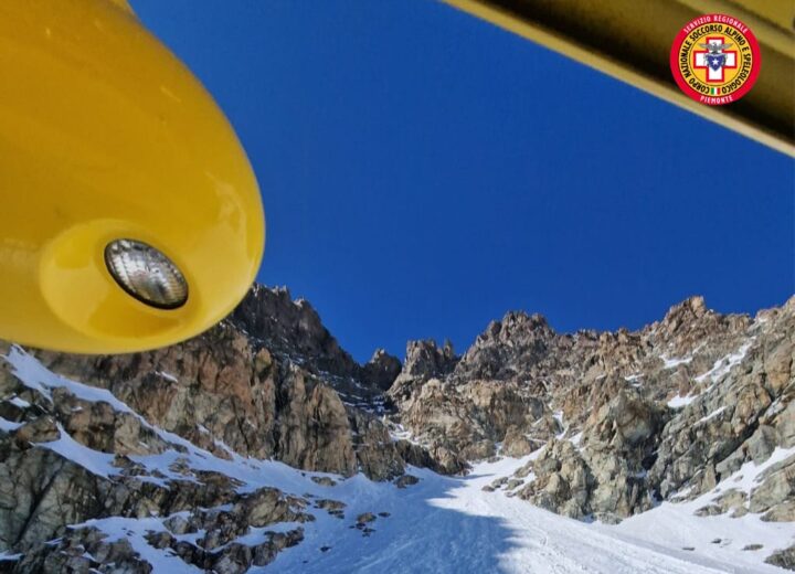 Tragedia sul Monviso nel Cuneese: sciatore precipita lungo la parete sud e muore