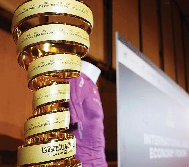 Giro d’Italia: da martedì 7 aprile ad Alessandria il trofeo della corsa rosa esposto al pubblico