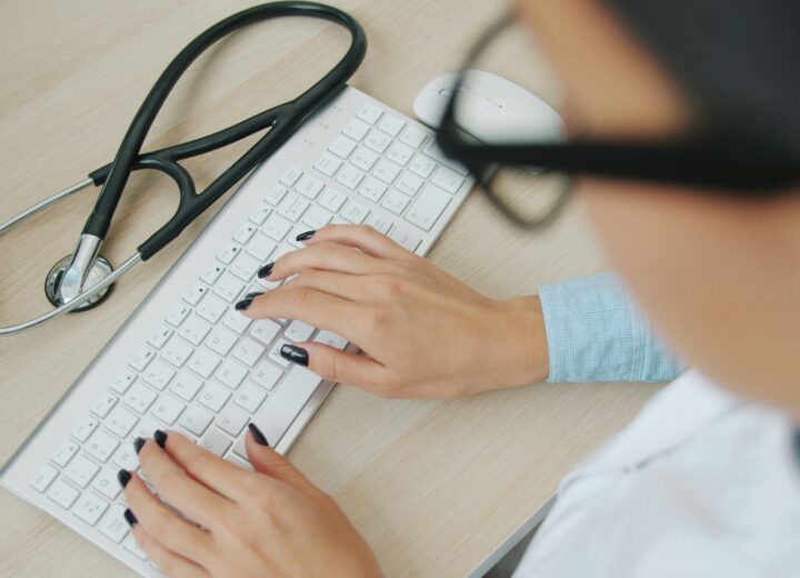 Ricetta elettronica: arriva l’autenticazione a due fattori. Dal 30 aprile nuovo sistema per i medici prescrittori