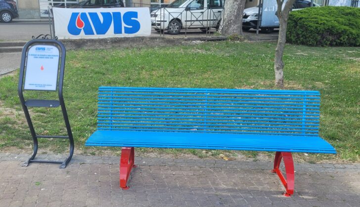 A Sale la “Panchina del Dono”: un segno concreto della solidarietà e dell’impegno dell’Avis