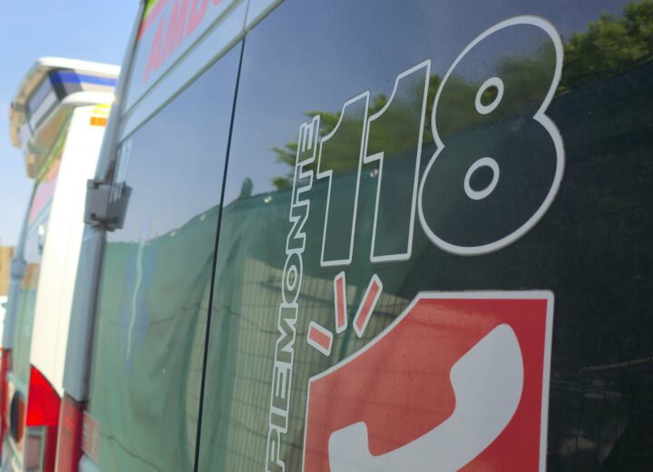 Frontale tra due auto a Castell’Alfero: grave un uomo di 64 anni