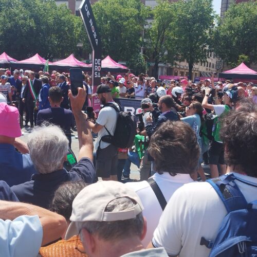 Barosini: “La piazza con persone e bici grazie al Giro rispecchia senso autentico di quello spazio”