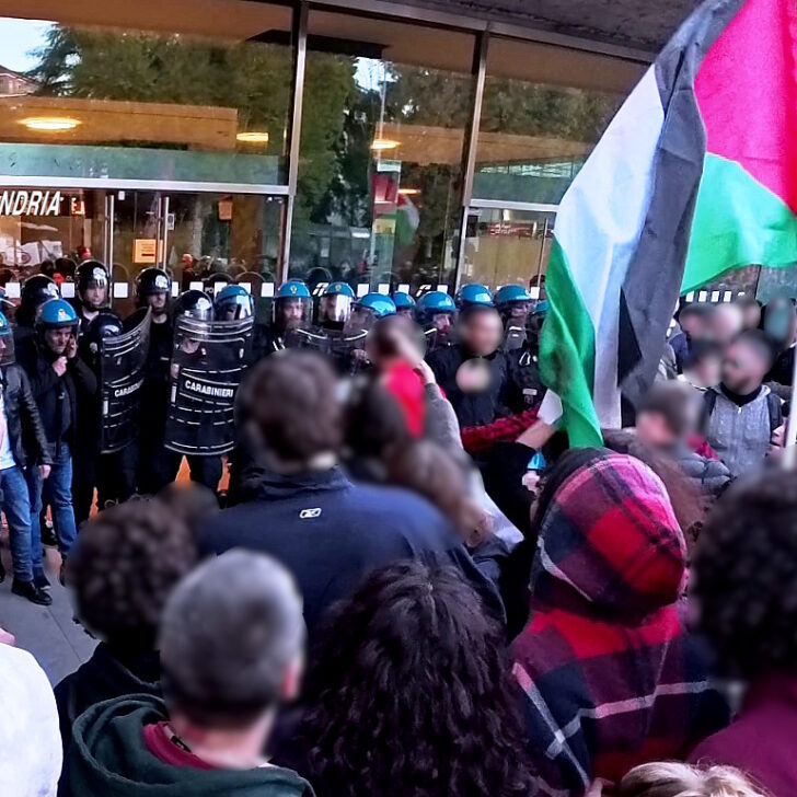 Colpì un Carabiniere con un pugno durante la manifestazione ProPal: arrestato