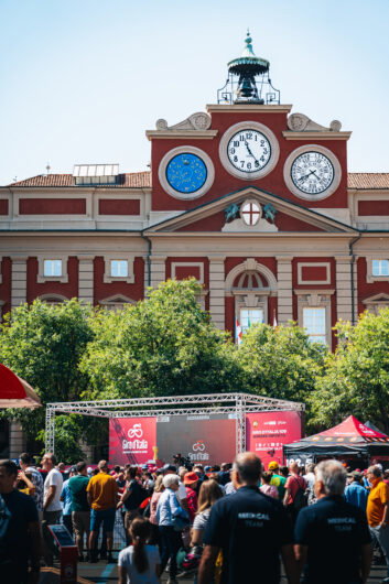 Il Giro ad Alessandria: oltre 80 scatti per rivivere una giornata in rosa