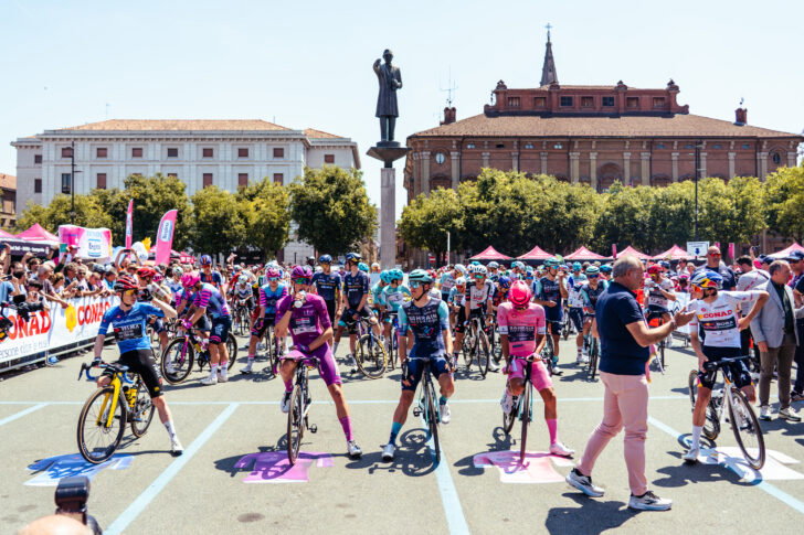Il Giro ad Alessandria: oltre 80 scatti per rivivere una giornata in rosa