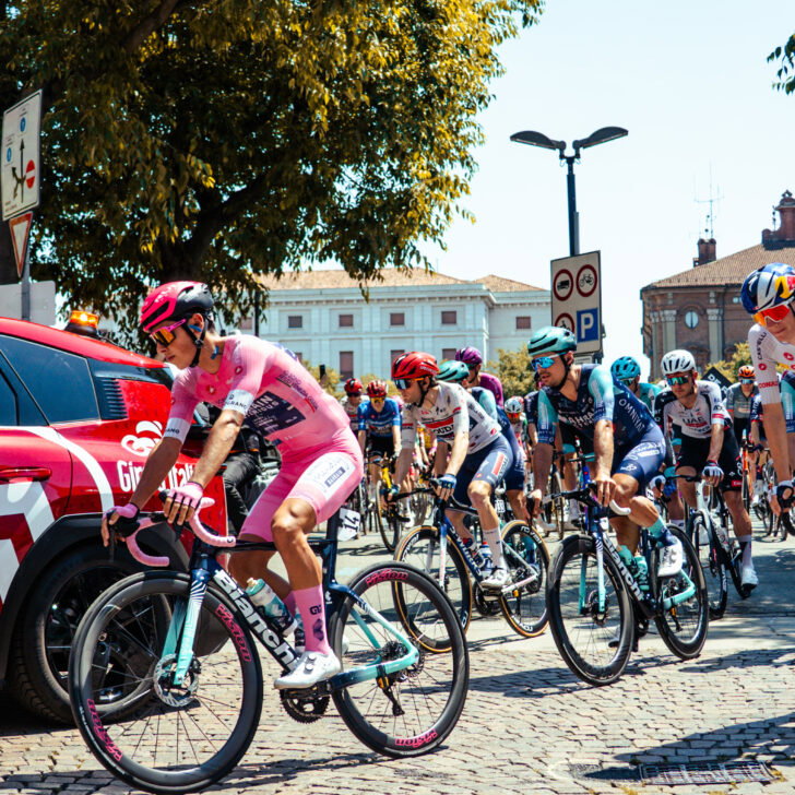 Il Giro ad Alessandria: oltre 80 scatti per rivivere una giornata in rosa