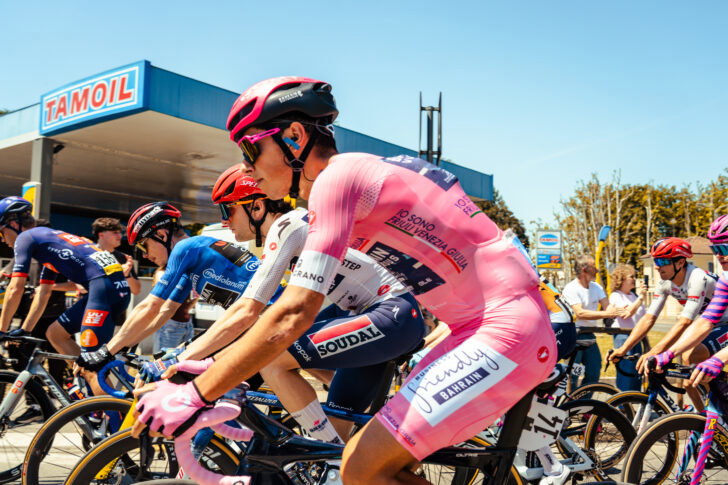 Il Giro ad Alessandria: oltre 80 scatti per rivivere una giornata in rosa