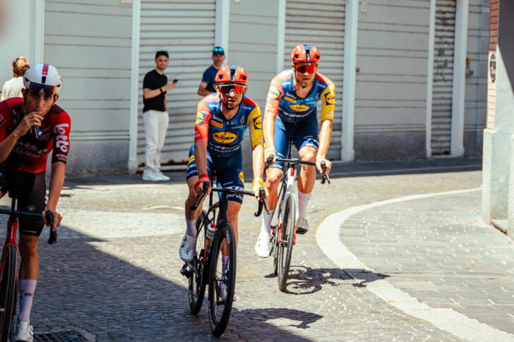 Il Giro d’Italia colora di rosa Voghera: le foto di Vasco Pastorino