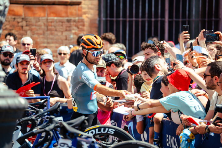 Il Giro d’Italia colora di rosa Voghera: le foto di Vasco Pastorino