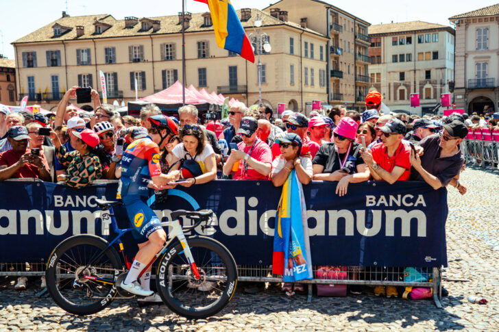 Il Giro d’Italia colora di rosa Voghera: le foto di Vasco Pastorino
