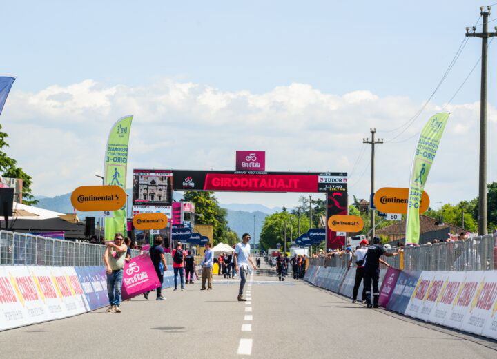 Giro d’Italia: Alec Segaert ha vinto la tappa a Novi