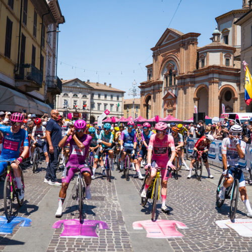 Grande festa a Voghera per la partenza della 15ª tappa del Giro d’Italia