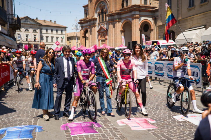 Grande festa a Voghera per la partenza della 15ª tappa del Giro d’Italia