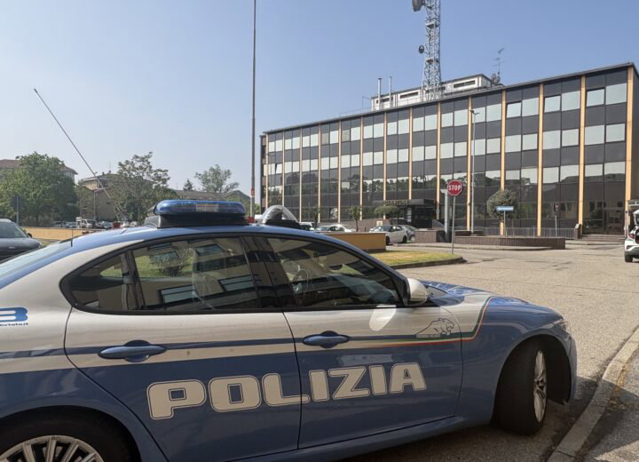 Si presenta in Questura per i documenti e Polizia scopre che era ricercato per associazione a delinquere internazionale
