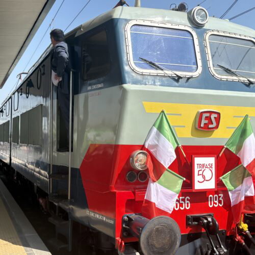Cinquant’anni fa la fine della trazione trifase. Treno storico ripercorre l’ultimo viaggio da Alessandria ad Acqui Terme