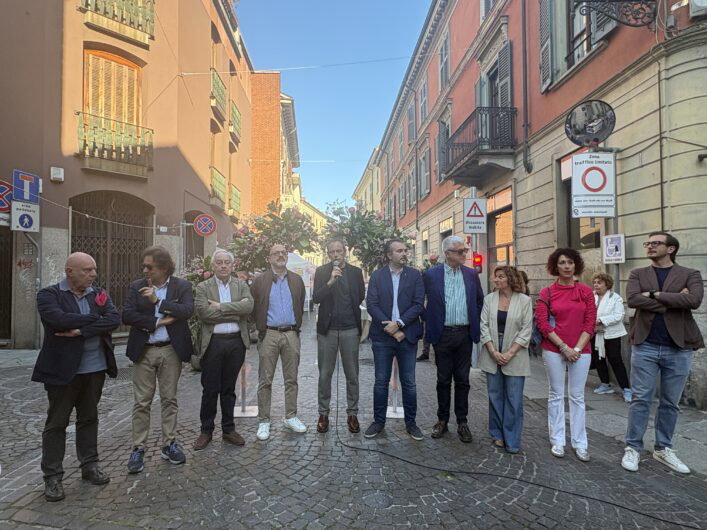 Dopo la partenza della tappa, ad Alessandria parte la festa di Aperto per il Giro