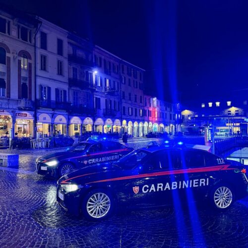 Controlli dei Carabinieri a Vigevano: sorpreso 21enne con pastiglie e droga