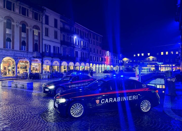 Controlli dei Carabinieri a Vigevano: sorpreso 21enne con pastiglie e droga