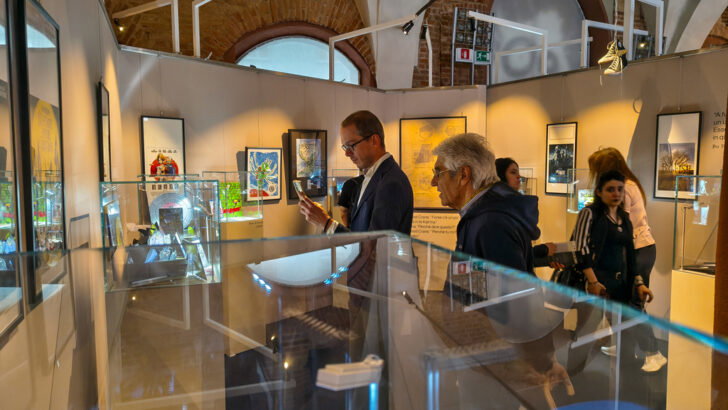 L’universo di Tim Burton in mostra ad Alessandria. A Palatium Vetus i tesori del collezionista Daniel Serruto