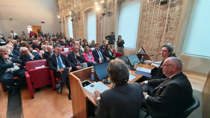 L’universo di Tim Burton in mostra ad Alessandria. A Palatium Vetus i tesori del collezionista Daniel Serruto