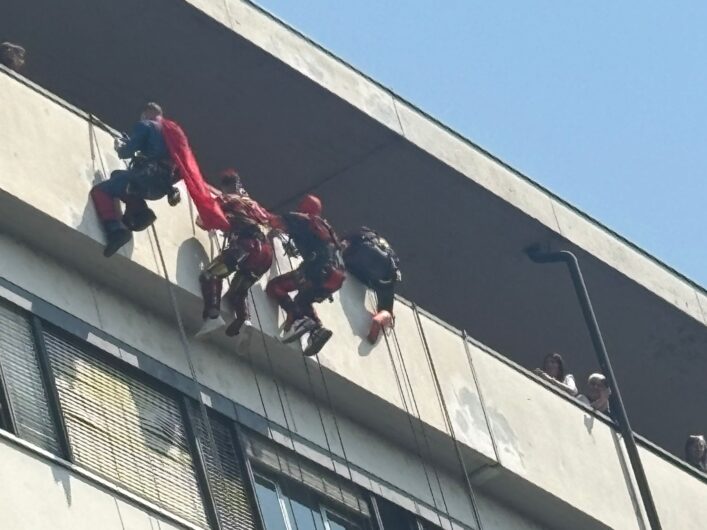 Spiderman e i supereroi di BuildRock regalano sorrisi ai bambini ricoverati al San Matteo