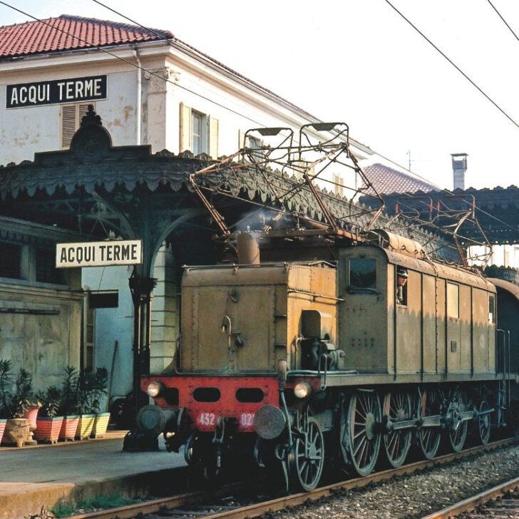 Treno storico arriva ad Alessandria e Acqui Terme per i 50 anni dalla fine della trazione trifase