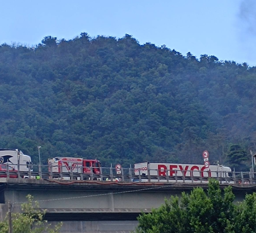 Incendio sulla A26 tra Ovada e Masone: tratto riaperto alle 23 di ieri