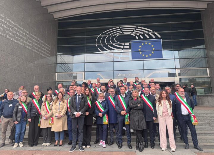 A Bruxelles i sindaci di Casale e Tortona e altri primi cittadini della Lega contro la centralizzazione dei fondi di coesione