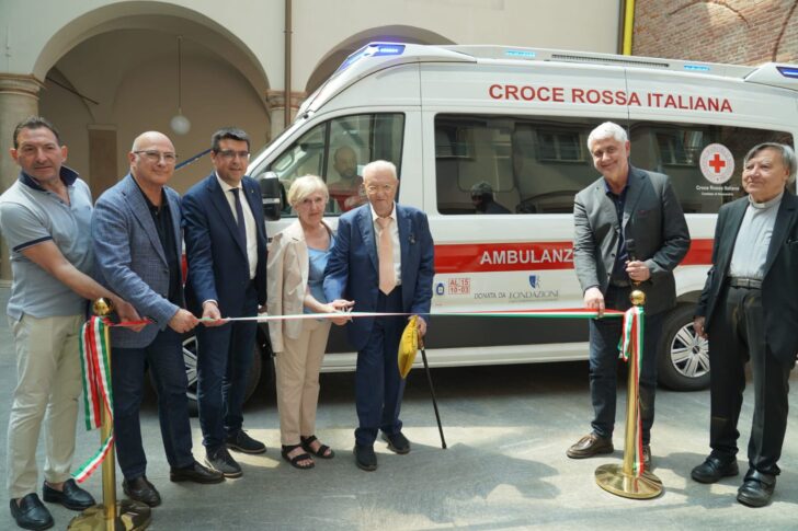 Nuova ambulanza per la Croce Rossa di Alessandria donata dalla Fondazione Cassa di Risparmio