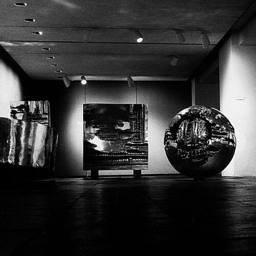 Milano celebra Arnaldo Pomodoro: alle Gallerie d’Italia una grande mostra dedicata al Maestro
