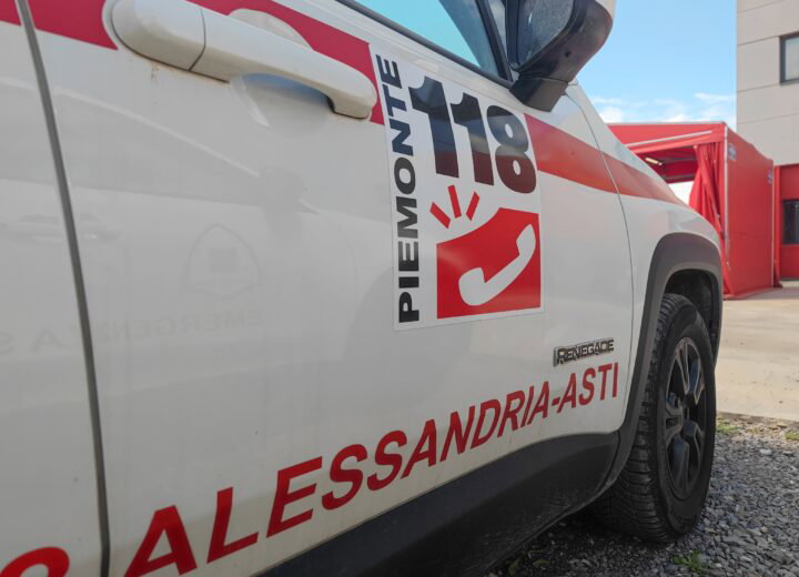 Auto ribaltata tra San Germano e Occimiano: ferito un uomo