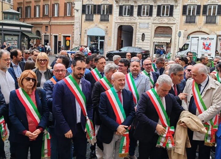 Sindaci dei Comuni montani in piazza a Roma contro il declassamento: “A rischio risorse e servizi”