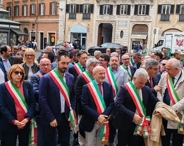 Sindaci dei Comuni montani in piazza a Roma contro il declassamento: “A rischio risorse e servizi”