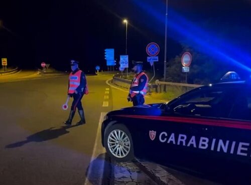Uomo sorpreso con cocaina in auto e a casa: arrestato dai Carabinieri