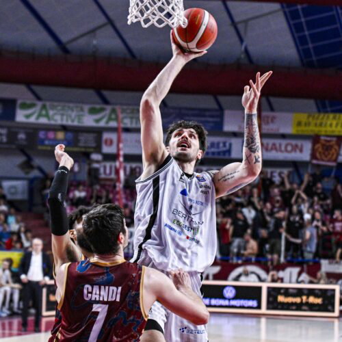 Bertram Derthona: via alla prevendita online riservata agli abbonati per gara 3 dei playoff contro Venezia