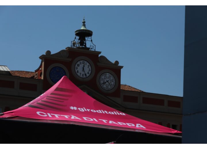 Contributo per il Giro chiesto in ritardo, il “rammarico” della giunta: “Istanza per riesaminare la posizione”