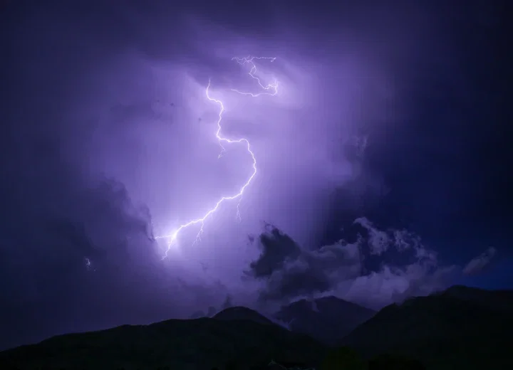 Allerta gialla nel pomeriggio e nella serata: temporali e possibili grandinate