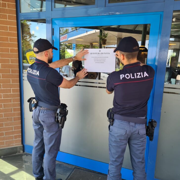 Vie d’emergenza ostruite e pericoli per la sicurezza: Questore di Pavia sospende licenza a un locale